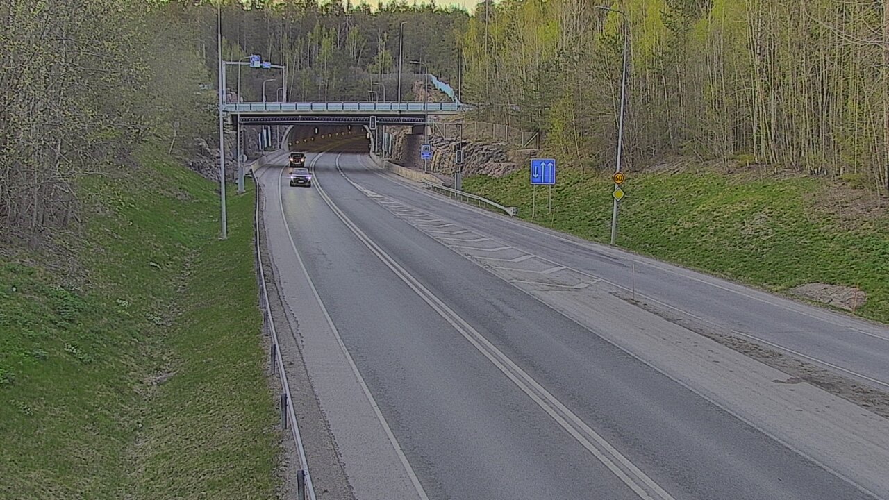 Kelikamerat Kuva Tie 102 Hiidenkallion tunneli, suuaukko etelä, Espoo, Uusimaa