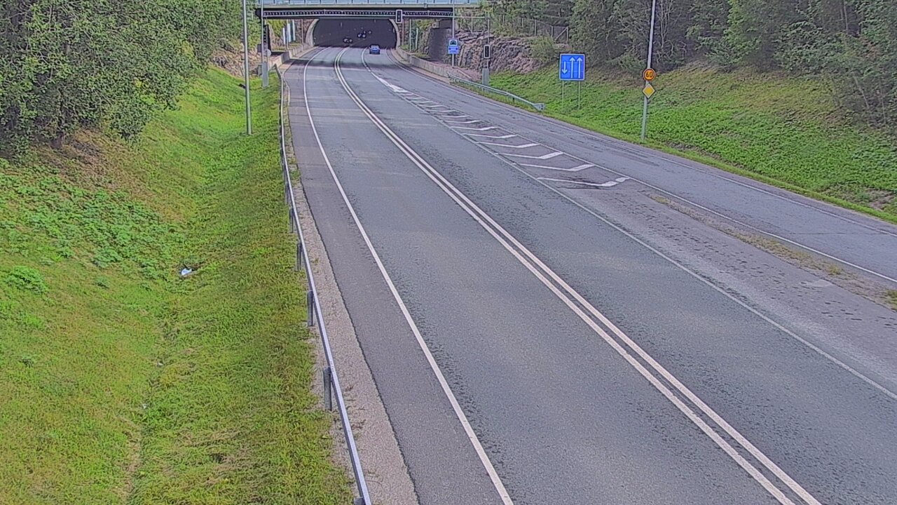 Weather Camera Image Tie 102 Hiidenkallion tunneli, suuaukko etelä, Espoo, Uusimaa
