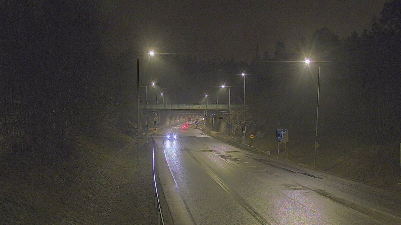 Kelikamerat Kuva Tie 102 Hiidenkallion tunneli, suuaukko etelä, Espoo, Uusimaa