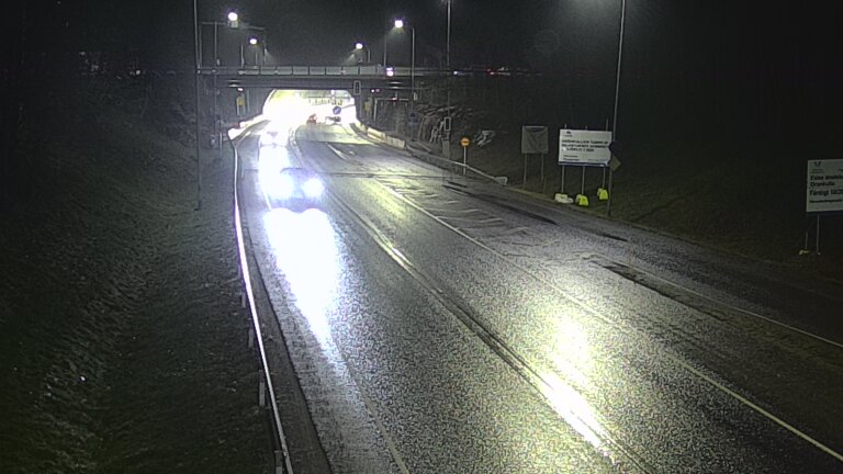 Weather Camera Image Tie 102 Hiidenkallion tunneli, suuaukko etelä, Espoo, Uusimaa