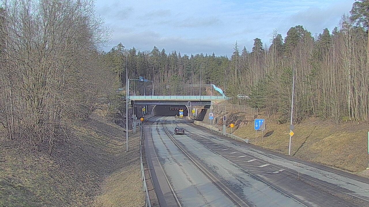 Kelikamerat Kuva Tie 102 Hiidenkallion tunneli, suuaukko etelä, Espoo, Uusimaa