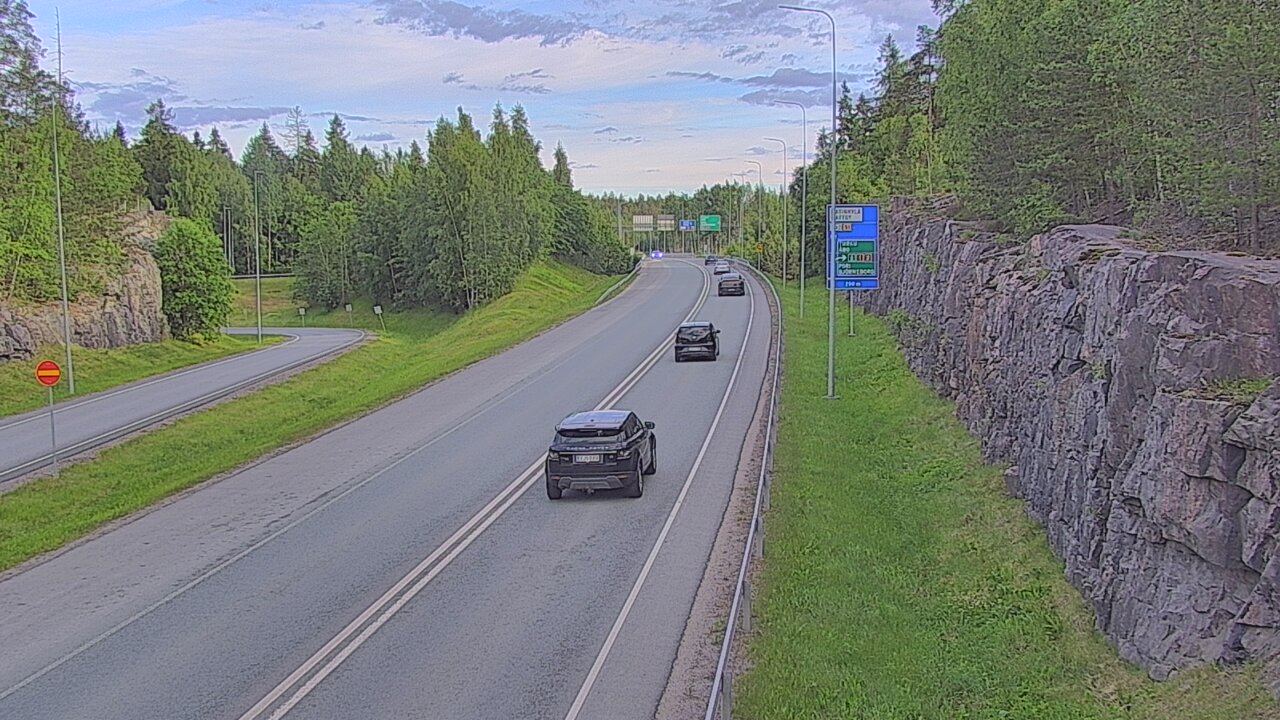 Kelikamerat Kuva Tie 102 Hiidenkallion tunneli, suuaukko etelä, Espoo, Uusimaa