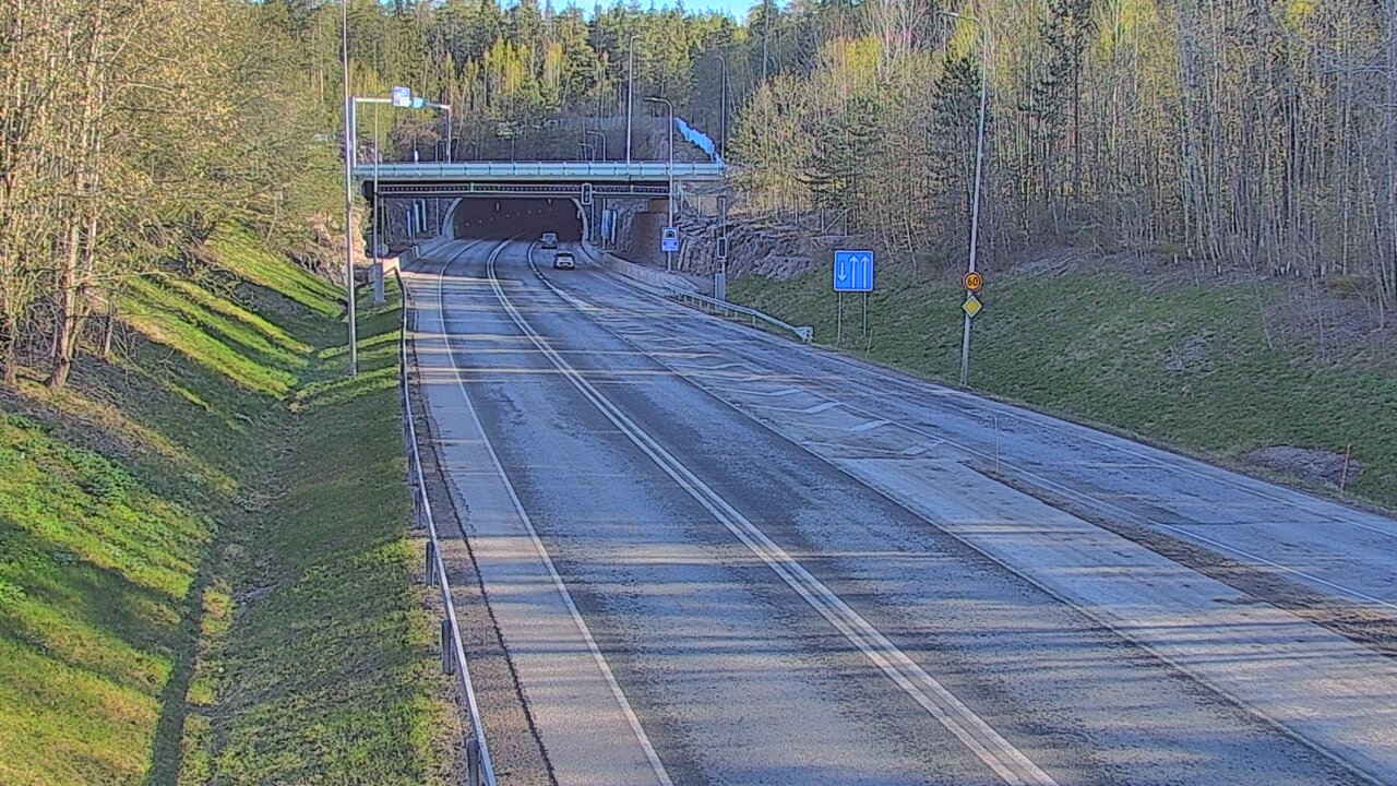 Kelikamerat Kuva Tie 102 Hiidenkallion tunneli, suuaukko etelä, Espoo, Uusimaa