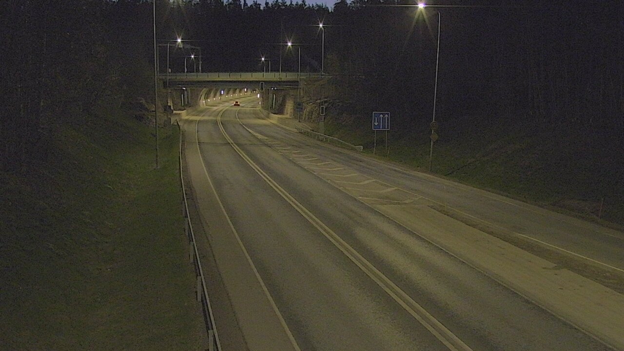 Kelikamerat Kuva Tie 102 Hiidenkallion tunneli, suuaukko etelä, Espoo, Uusimaa