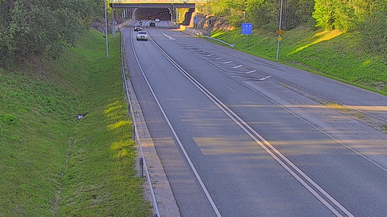 Kelikamerat Kuva Tie 102 Hiidenkallion tunneli, suuaukko etelä, Espoo, Uusimaa
