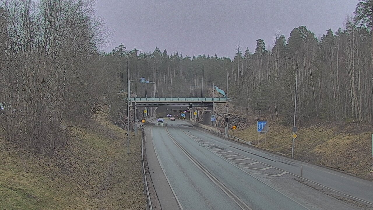 Kelikamerat Kuva Tie 102 Hiidenkallion tunneli, suuaukko etelä, Espoo, Uusimaa