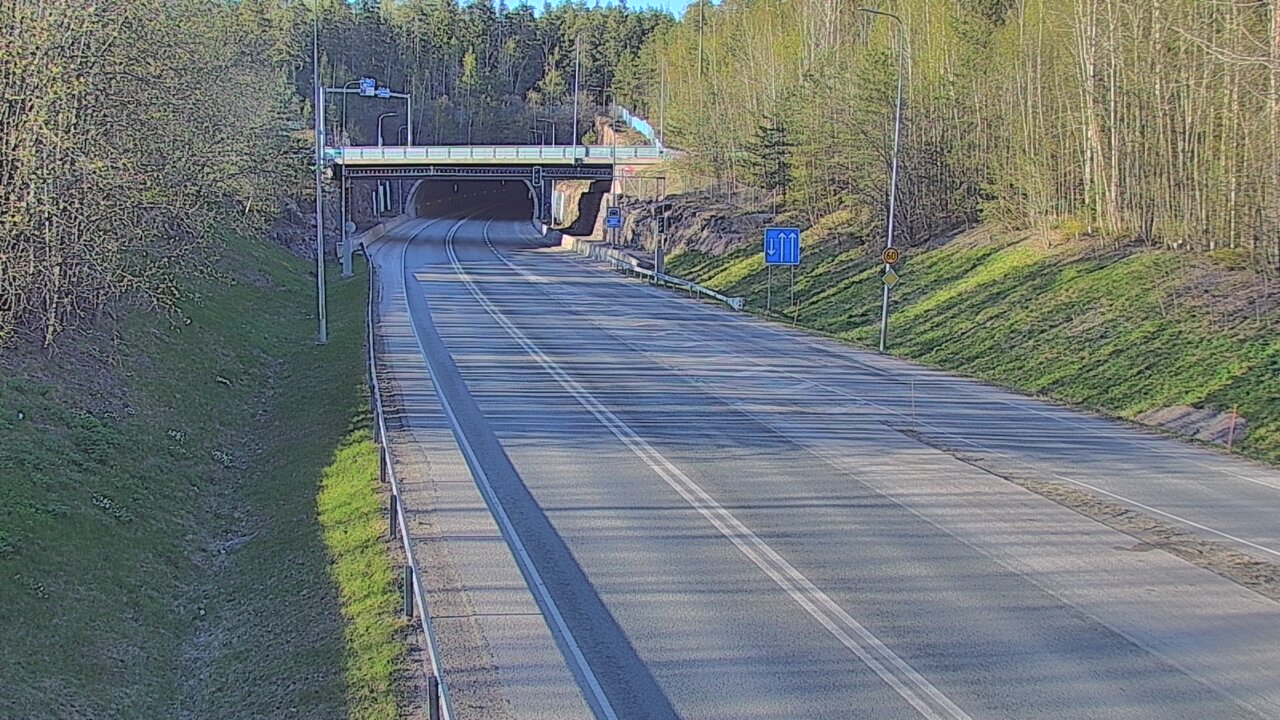 Kelikamerat Kuva Tie 102 Hiidenkallion tunneli, suuaukko etelä, Espoo, Uusimaa