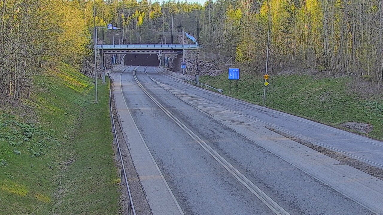Weather Camera Image Tie 102 Hiidenkallion tunneli, suuaukko etelä, Espoo, Uusimaa