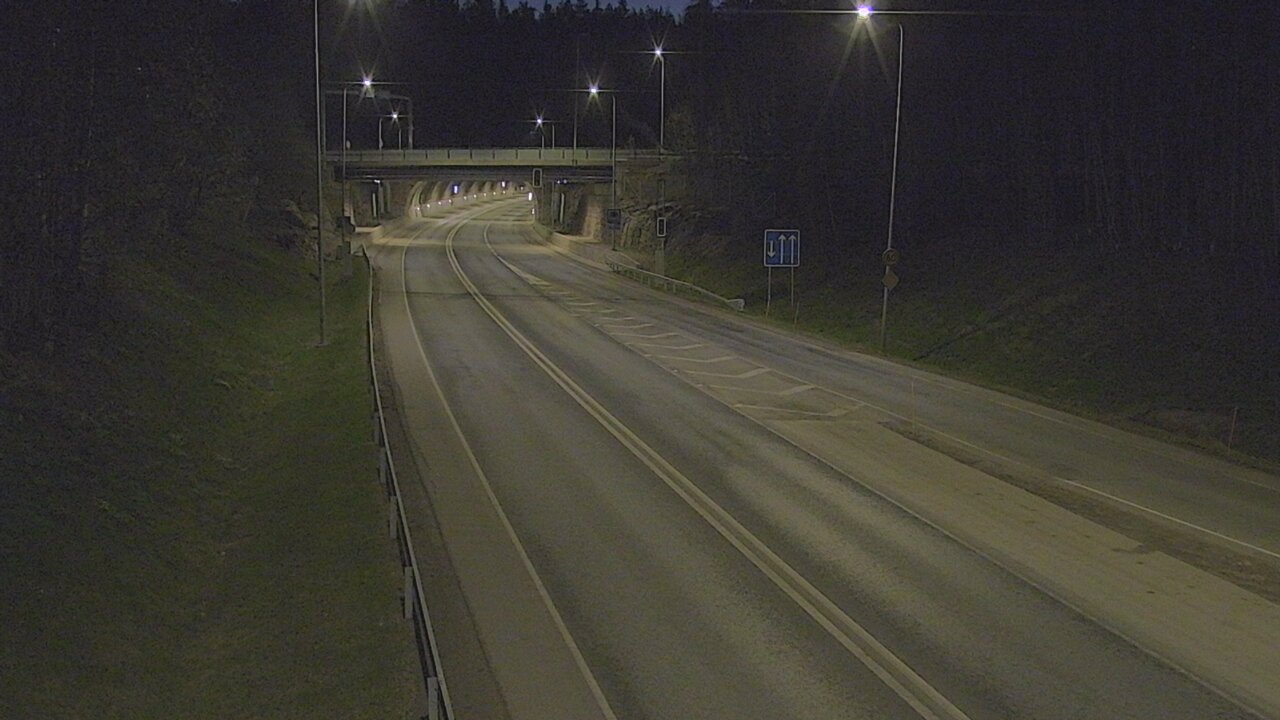 Kelikamerat Kuva Tie 102 Hiidenkallion tunneli, suuaukko etelä, Espoo, Uusimaa