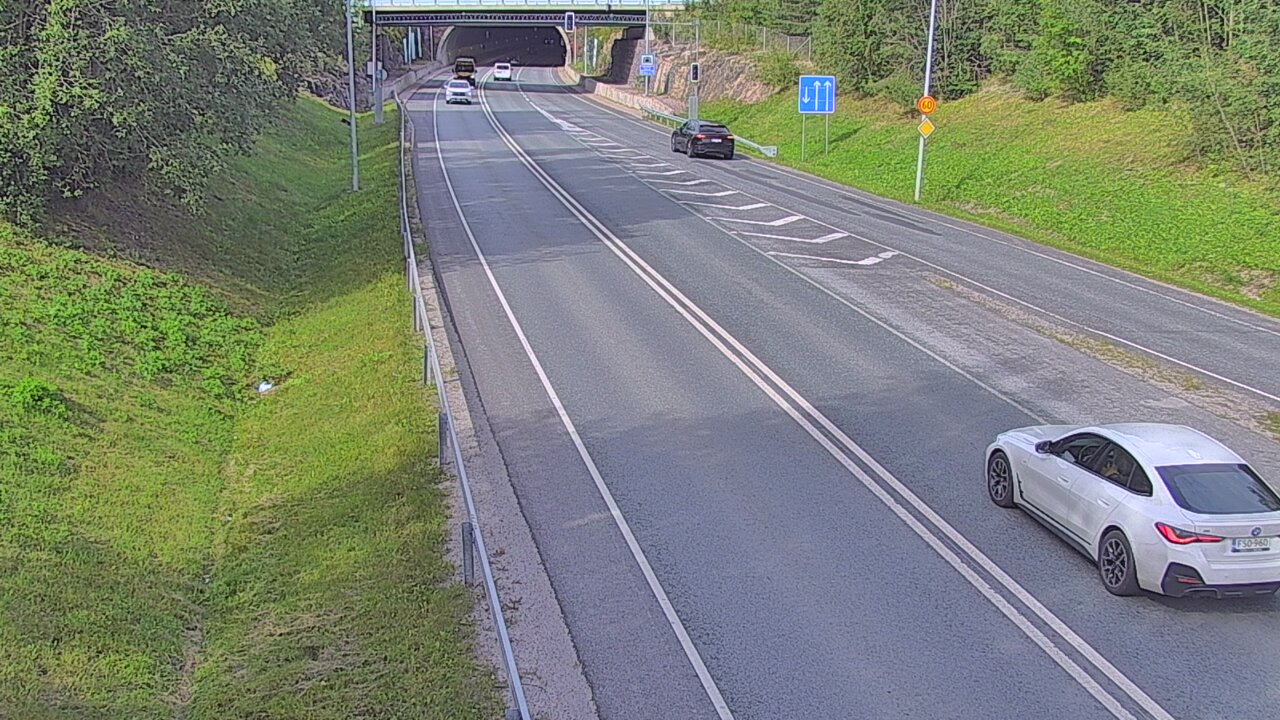 Kelikamerat Kuva Tie 102 Hiidenkallion tunneli, suuaukko etelä, Espoo, Uusimaa