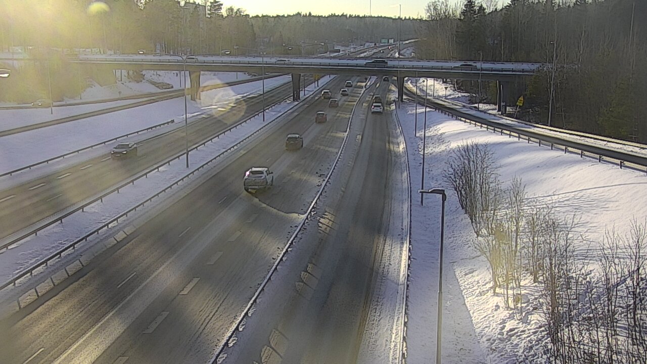 Weather Camera Image Road 102 Espoo, Sepänkylä, Espoo, Uusimaa