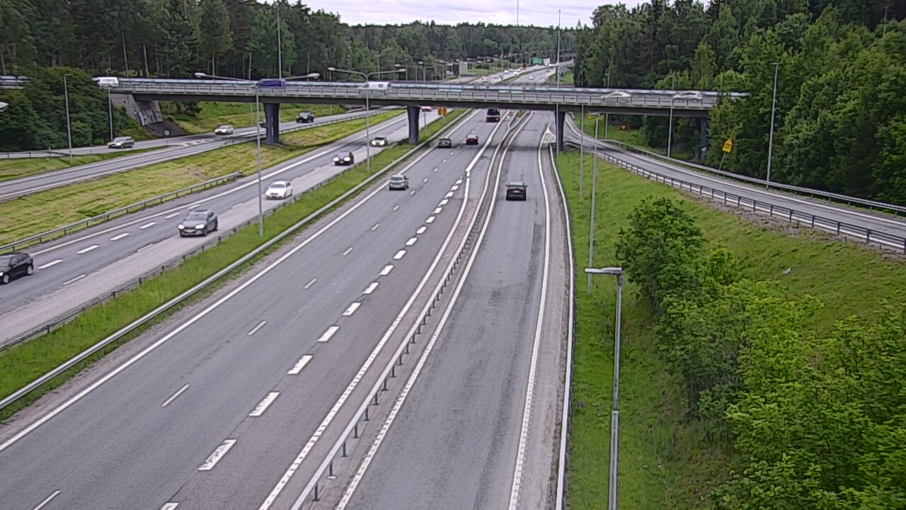 Weather Camera Image Road 102 Espoo, Sepänkylä, Espoo, Uusimaa