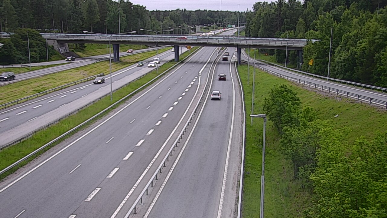 Weather Camera Image Road 102 Espoo, Sepänkylä, Espoo, Uusimaa