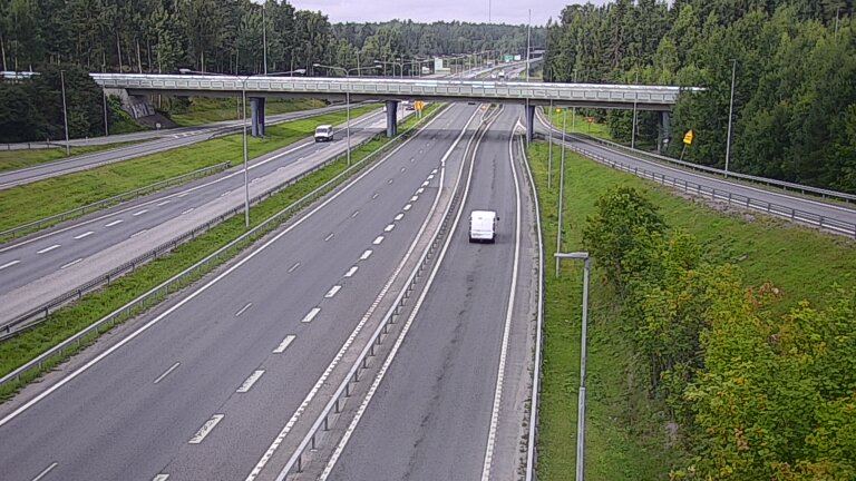 Weather Camera Image Road 102 Espoo, Sepänkylä, Espoo, Uusimaa