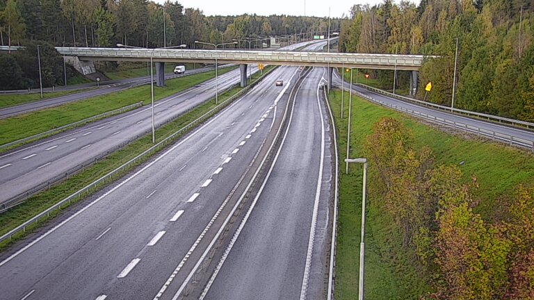 Weather Camera Image Road 102 Espoo, Sepänkylä, Espoo, Uusimaa