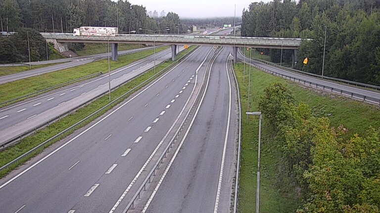 Weather Camera Image Road 102 Espoo, Sepänkylä, Espoo, Uusimaa