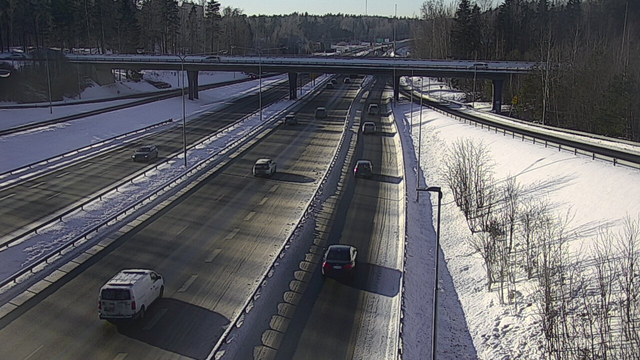 Weather Camera Image Road 102 Espoo, Sepänkylä, Espoo, Uusimaa
