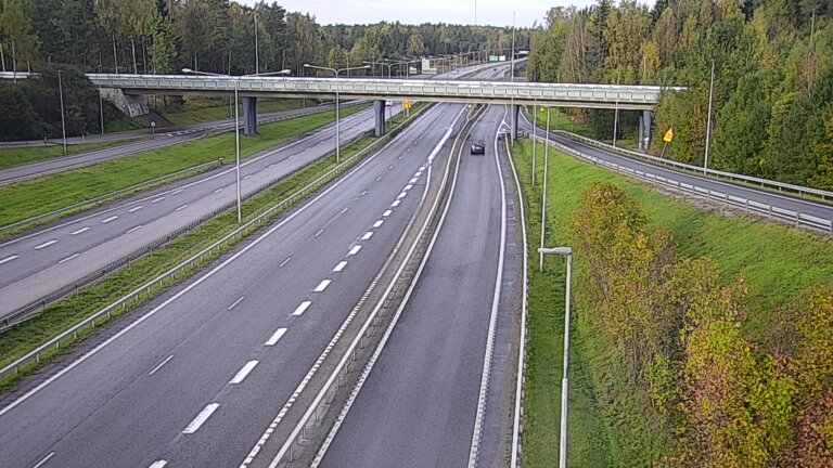 Weather Camera Image Road 102 Espoo, Sepänkylä, Espoo, Uusimaa