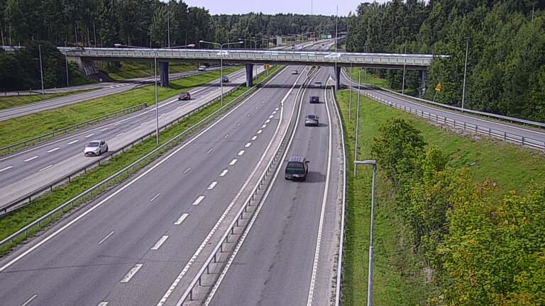 Weather Camera Image Road 102 Espoo, Sepänkylä, Espoo, Uusimaa
