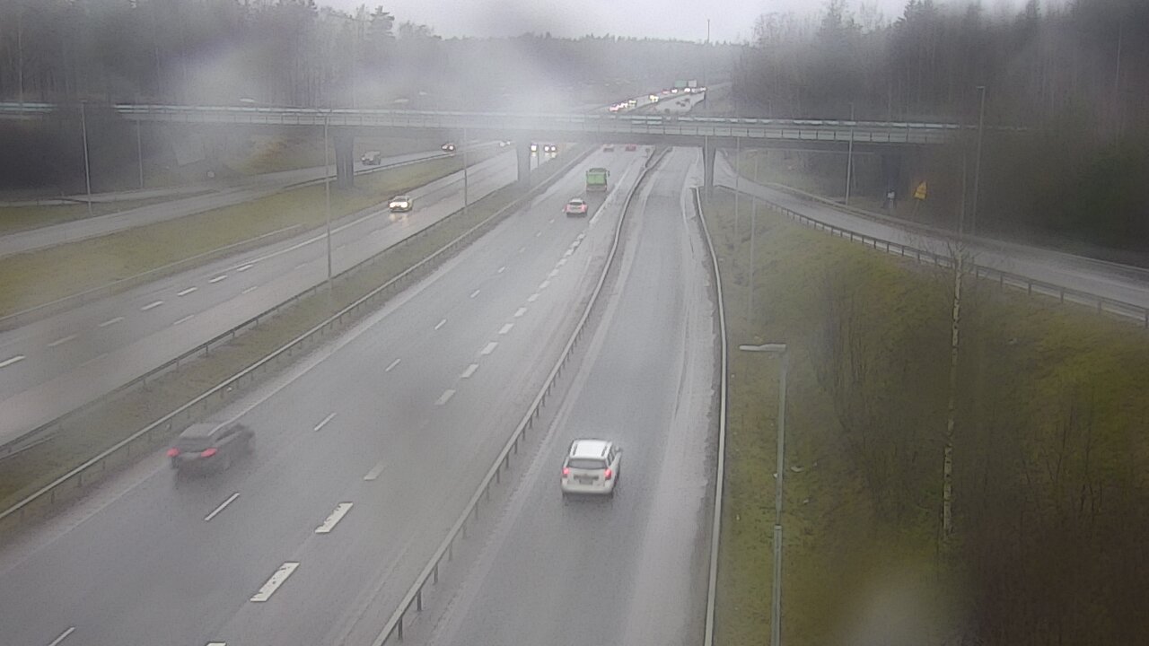 Weather Camera Image Road 102 Espoo, Sepänkylä, Espoo, Uusimaa