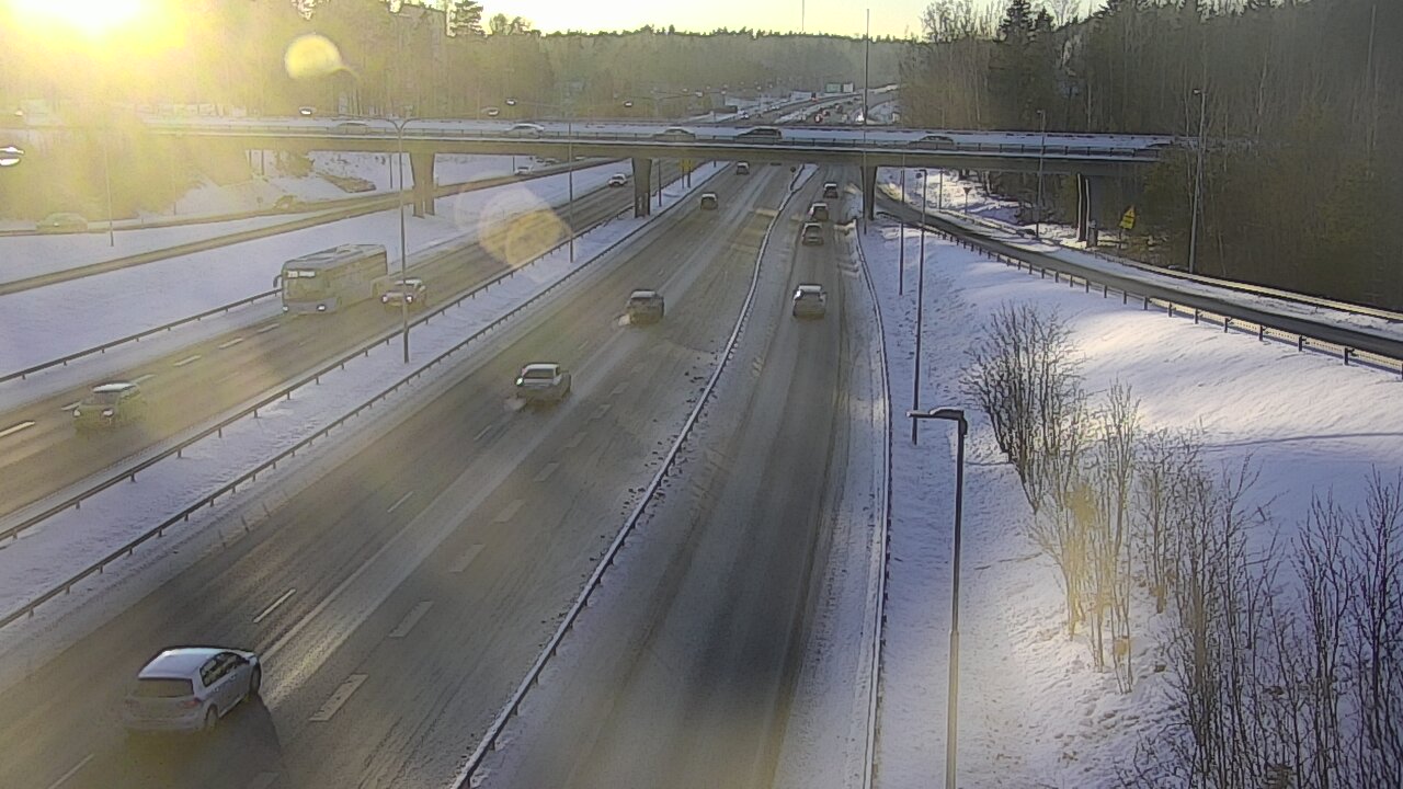 Weather Camera Image Road 102 Espoo, Sepänkylä, Espoo, Uusimaa