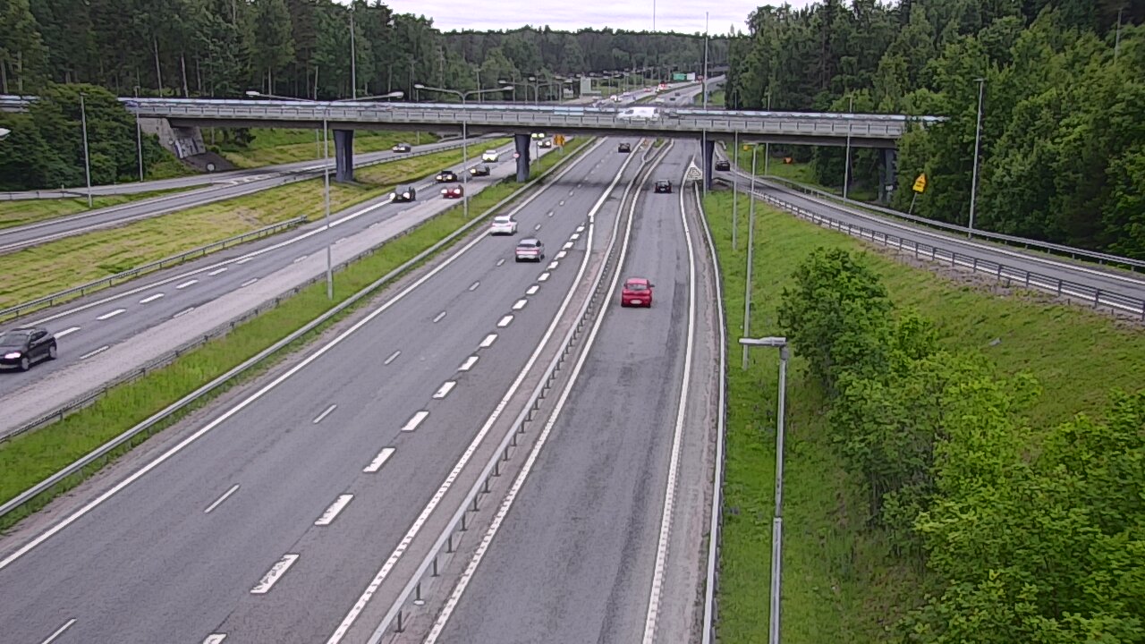 Weather Camera Image Road 102 Espoo, Sepänkylä, Espoo, Uusimaa
