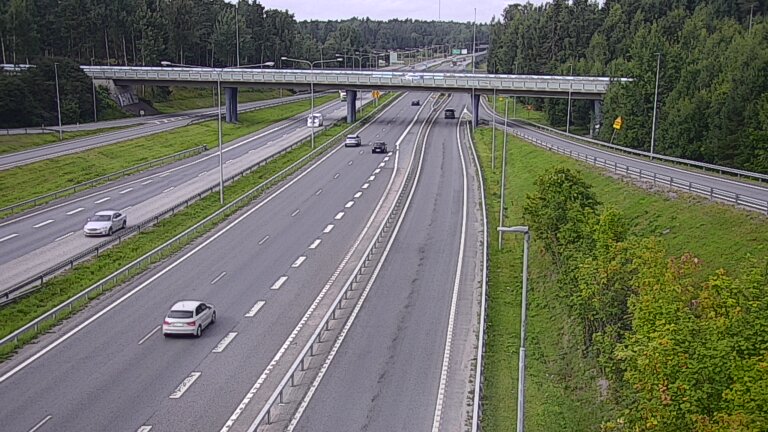 Weather Camera Image Road 102 Espoo, Sepänkylä, Espoo, Uusimaa