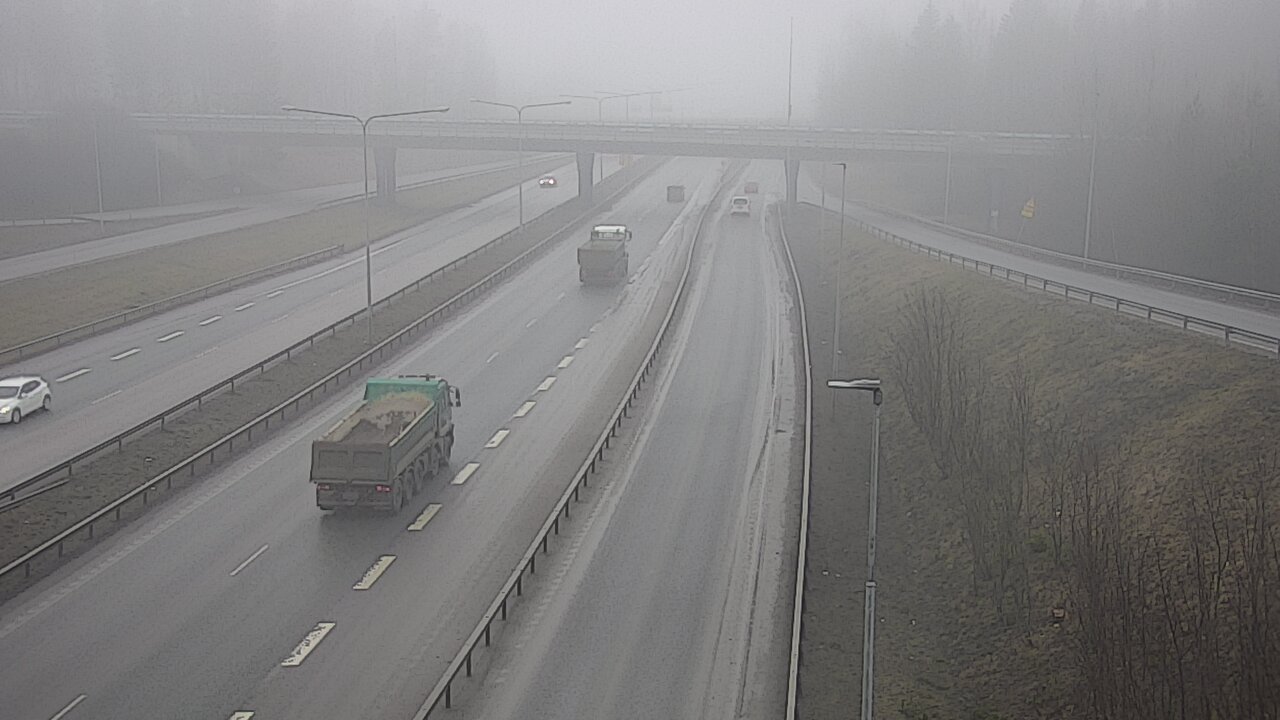 Weather Camera Image Road 102 Espoo, Sepänkylä, Espoo, Uusimaa