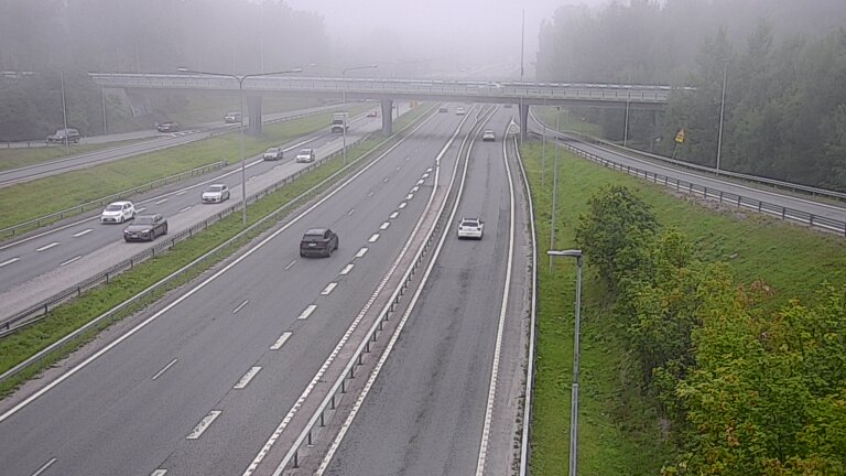 Weather Camera Image Road 102 Espoo, Sepänkylä, Espoo, Uusimaa