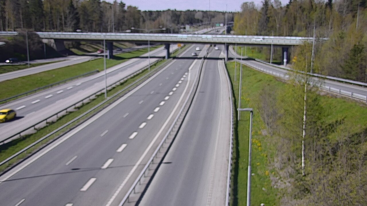 Weather Camera Image Road 102 Espoo, Sepänkylä, Espoo, Uusimaa