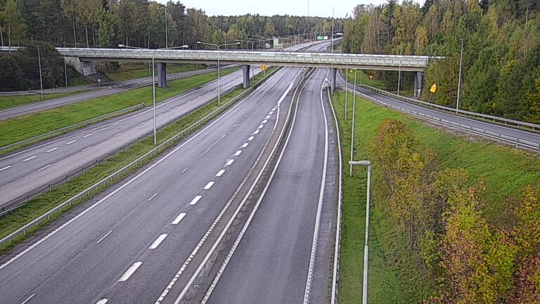 Weather Camera Image Road 102 Espoo, Sepänkylä, Espoo, Uusimaa