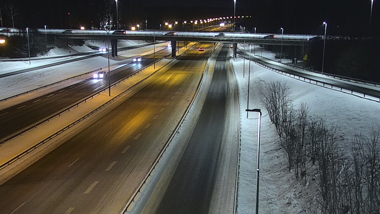 Weather Camera Image Road 102 Espoo, Sepänkylä, Espoo, Uusimaa