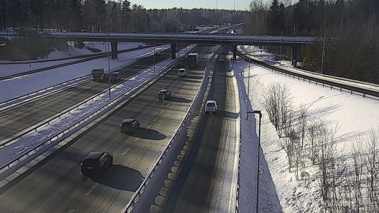 Weather Camera Image Road 102 Espoo, Sepänkylä, Espoo, Uusimaa