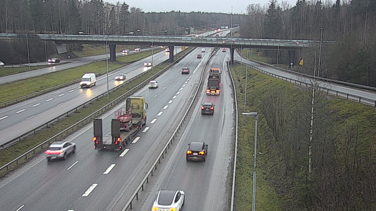 Weather Camera Image Road 102 Espoo, Sepänkylä, Espoo, Uusimaa