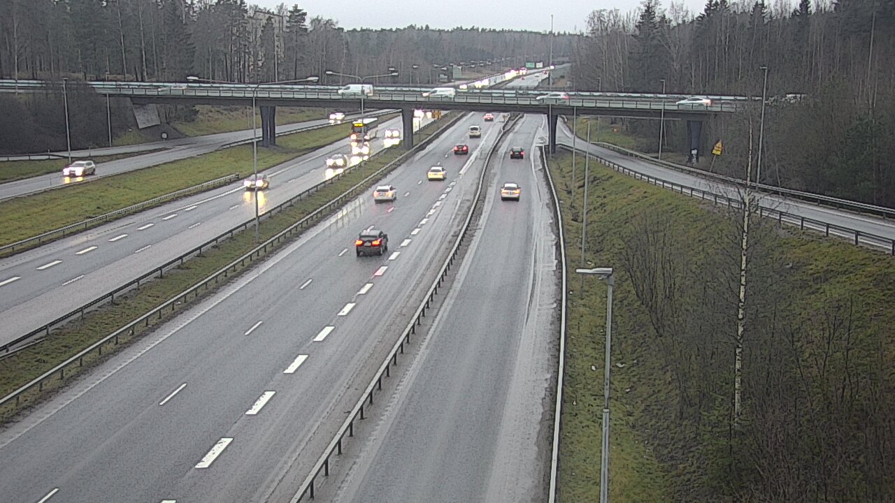 Weather Camera Image Road 102 Espoo, Sepänkylä, Espoo, Uusimaa