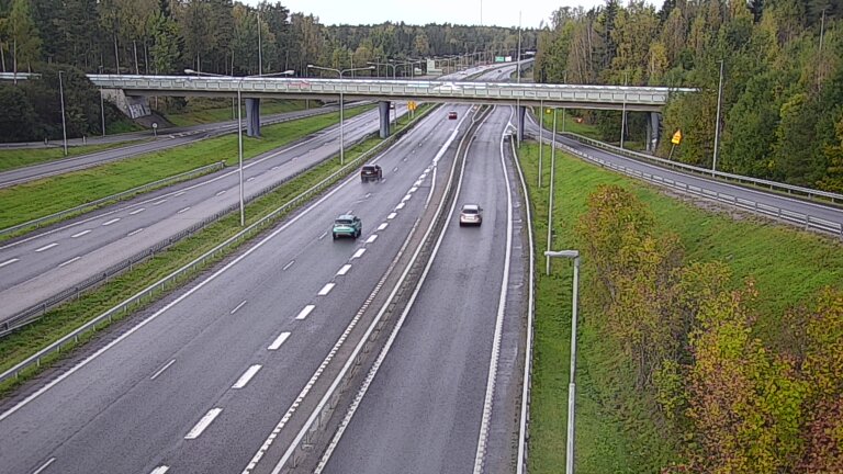 Weather Camera Image Road 102 Espoo, Sepänkylä, Espoo, Uusimaa