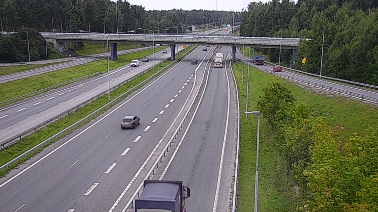 Weather Camera Image Road 102 Espoo, Sepänkylä, Espoo, Uusimaa