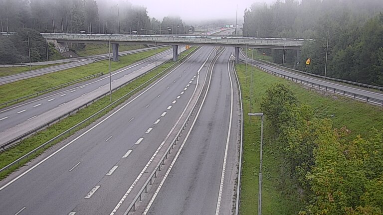 Weather Camera Image Road 102 Espoo, Sepänkylä, Espoo, Uusimaa