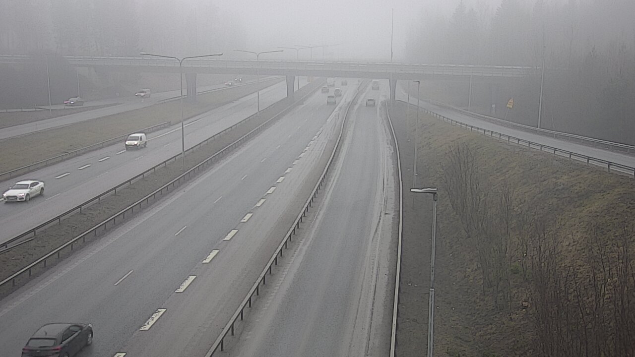 Weather Camera Image Road 102 Espoo, Sepänkylä, Espoo, Uusimaa