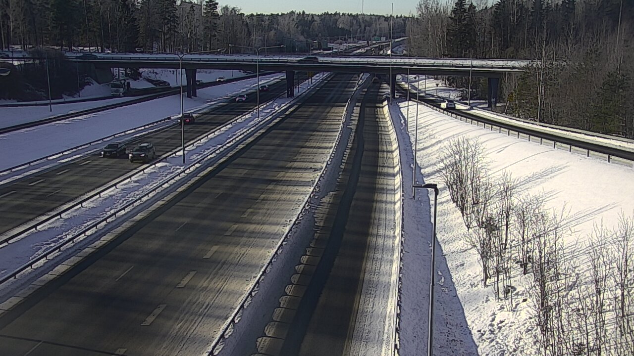 Weather Camera Image Road 102 Espoo, Sepänkylä, Espoo, Uusimaa