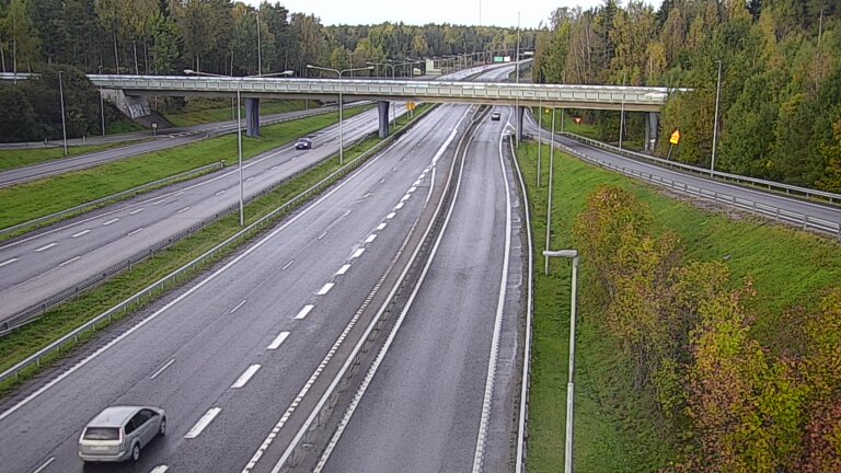 Weather Camera Image Road 102 Espoo, Sepänkylä, Espoo, Uusimaa