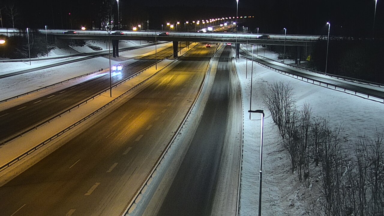 Weather Camera Image Road 102 Espoo, Sepänkylä, Espoo, Uusimaa