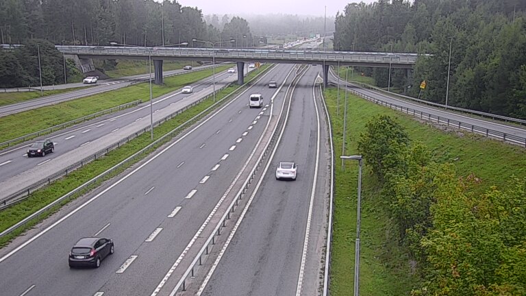 Weather Camera Image Road 102 Espoo, Sepänkylä, Espoo, Uusimaa