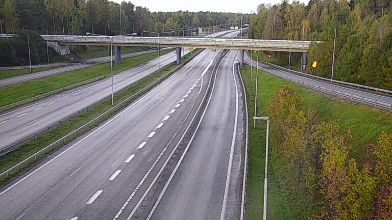 Weather Camera Image Road 102 Espoo, Sepänkylä, Espoo, Uusimaa