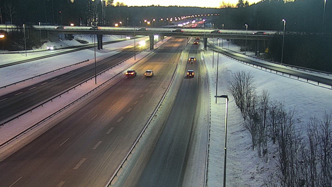 Weather Camera Image Road 102 Espoo, Sepänkylä, Espoo, Uusimaa