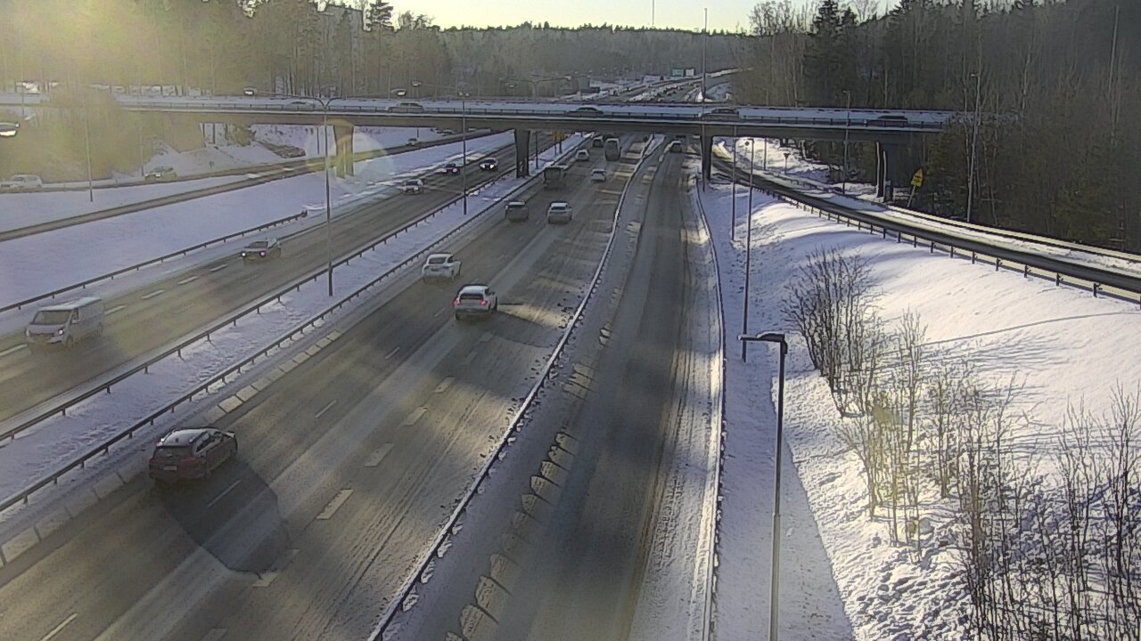 Weather Camera Image Road 102 Espoo, Sepänkylä, Espoo, Uusimaa