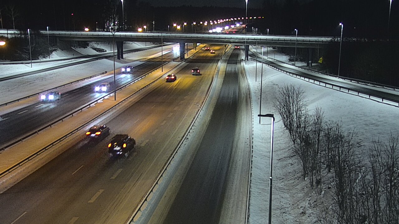 Weather Camera Image Road 102 Espoo, Sepänkylä, Espoo, Uusimaa