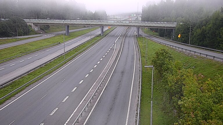 Weather Camera Image Road 102 Espoo, Sepänkylä, Espoo, Uusimaa