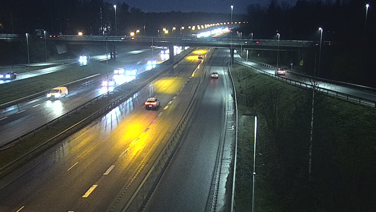 Weather Camera Image Road 102 Espoo, Sepänkylä, Espoo, Uusimaa