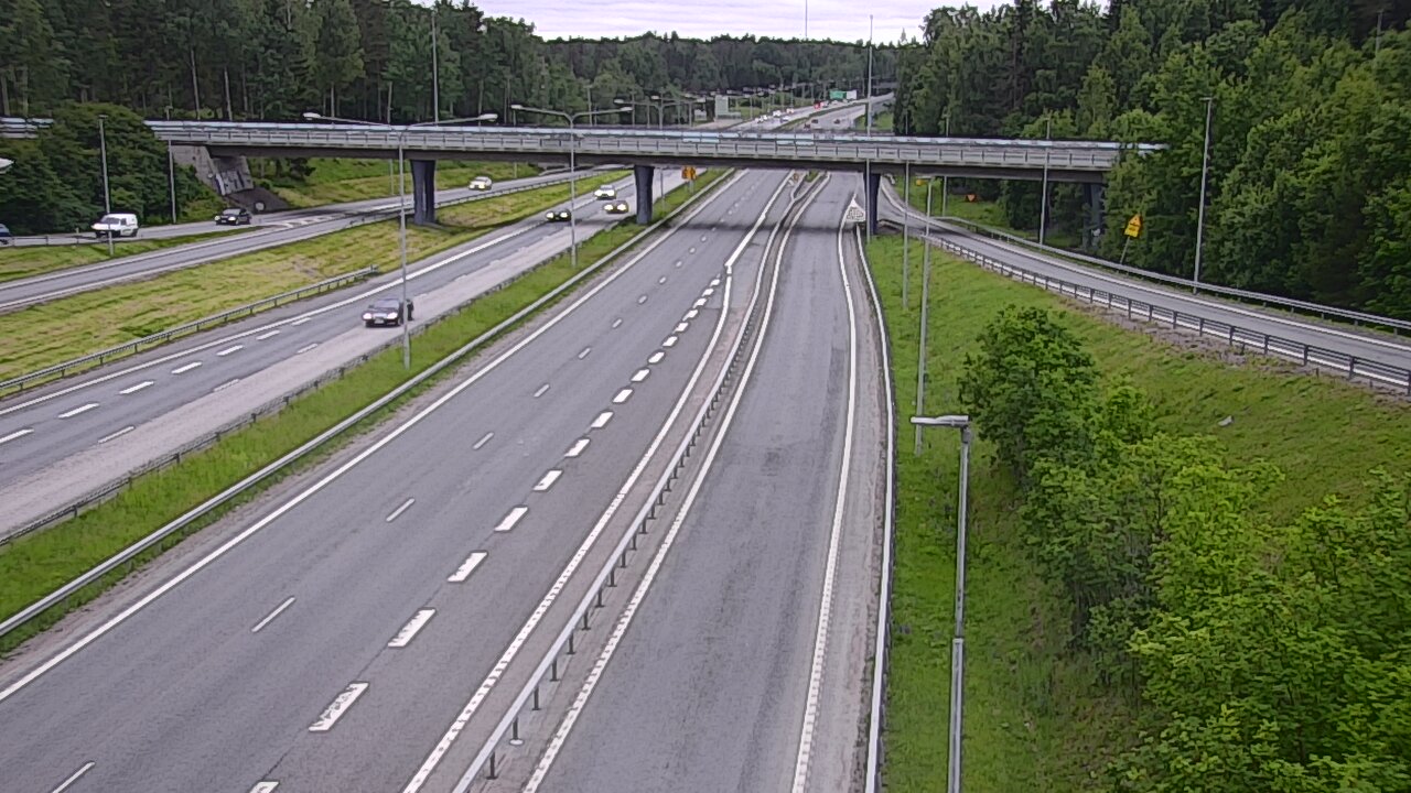 Weather Camera Image Road 102 Espoo, Sepänkylä, Espoo, Uusimaa
